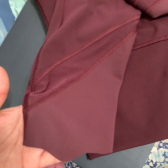 Size 6; WUNDER UNDER CROP; high rise 23” - Picture 6 of 6